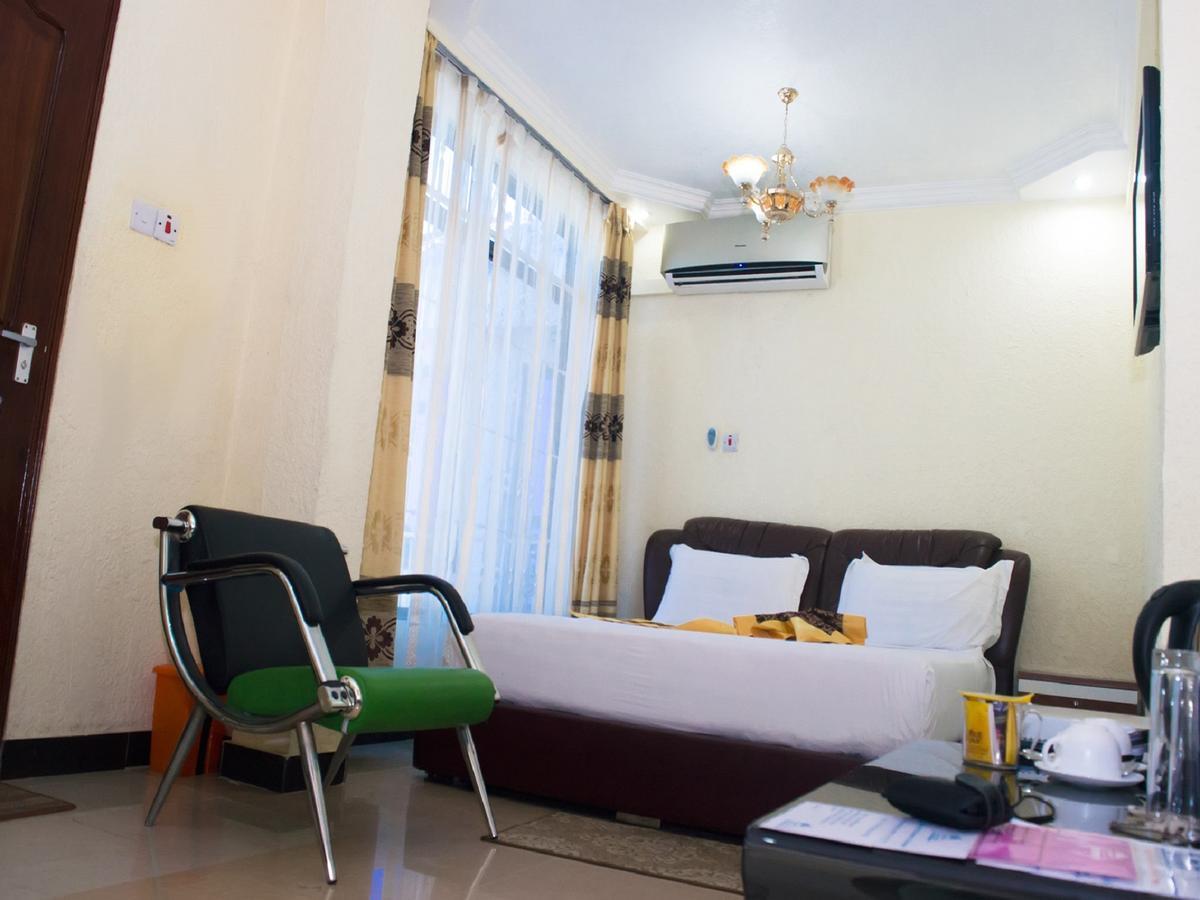 Best Point Hotel Дар ес Саалам Екстериор снимка