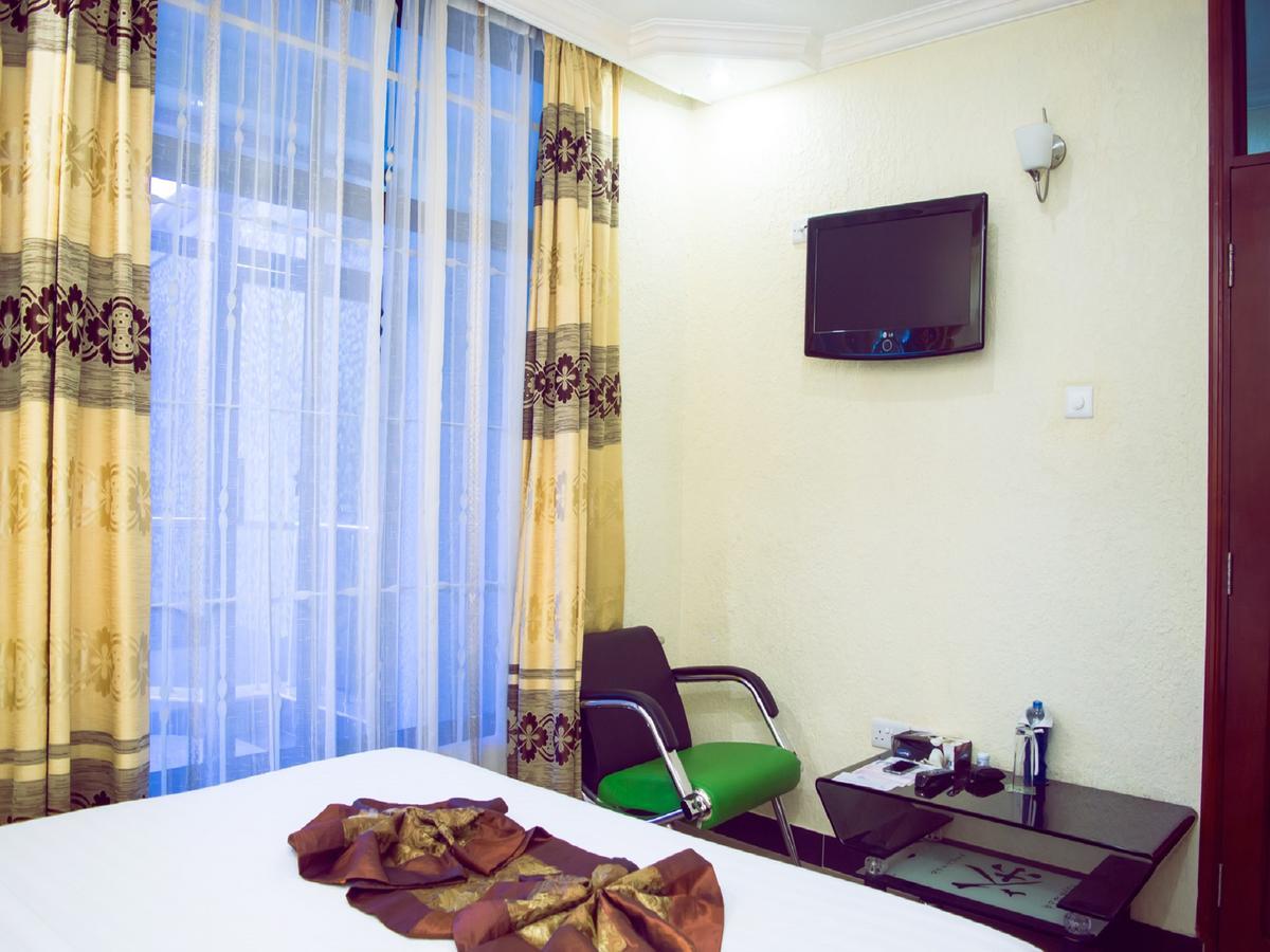Best Point Hotel Дар ес Саалам Екстериор снимка